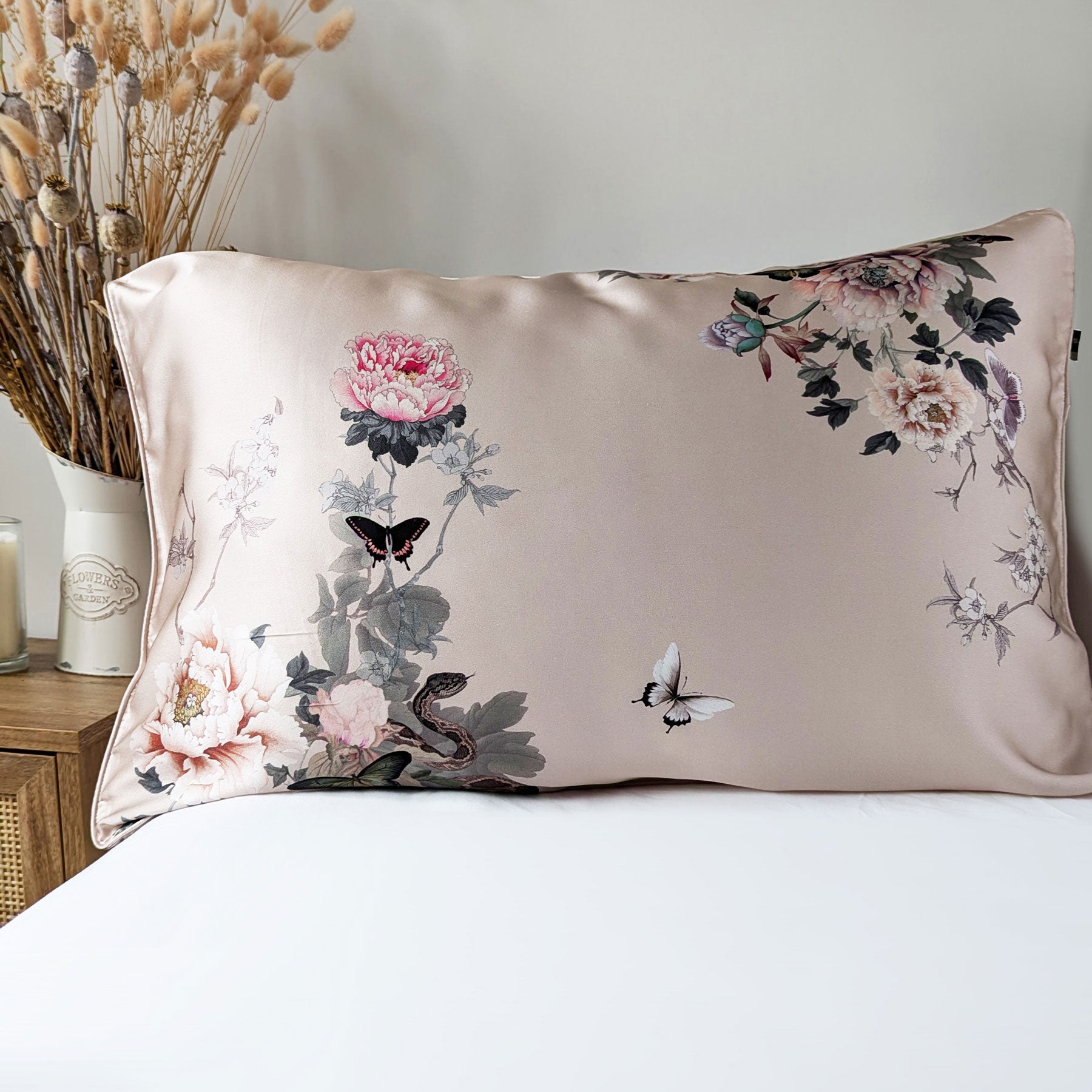 Helen Loveday Silk Pillowcase and Eyemask Set Pink Japonaise